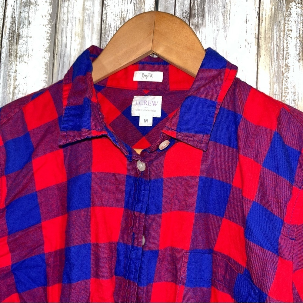 J.Crew Plaid Boy Fit Button Down Shirt Red Blue Cotton Size M Classic Preppy - Picture 3 of 6